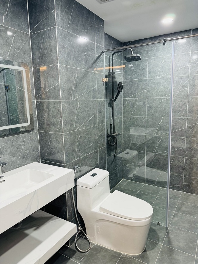 Bán nhà 5 tầng, 54m², 6PN, 5WC, phố Trạm, Long Biên, 9.5 tỷ, sổ đỏ - Ảnh 1