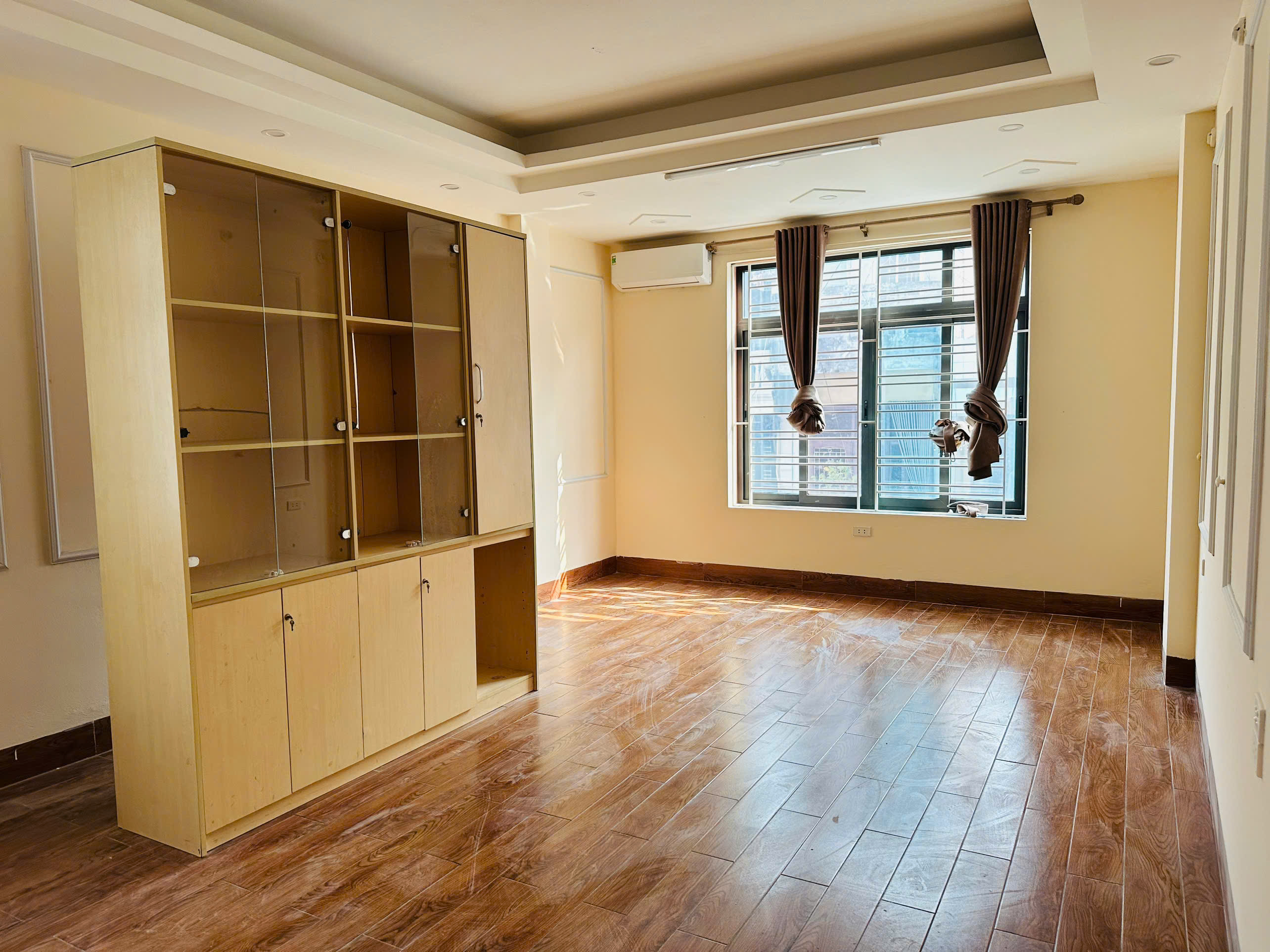 SIÊU HÓT - NHÀ MẶT PHỐ 5 TẦNG - 42M2 - CHÍNH CHỦ CHO THUÊ TẠI PHỐ NGUYỄN VIẾT XUÂN, HÀ ĐÔNG, HÀ NỘI - Ảnh 1