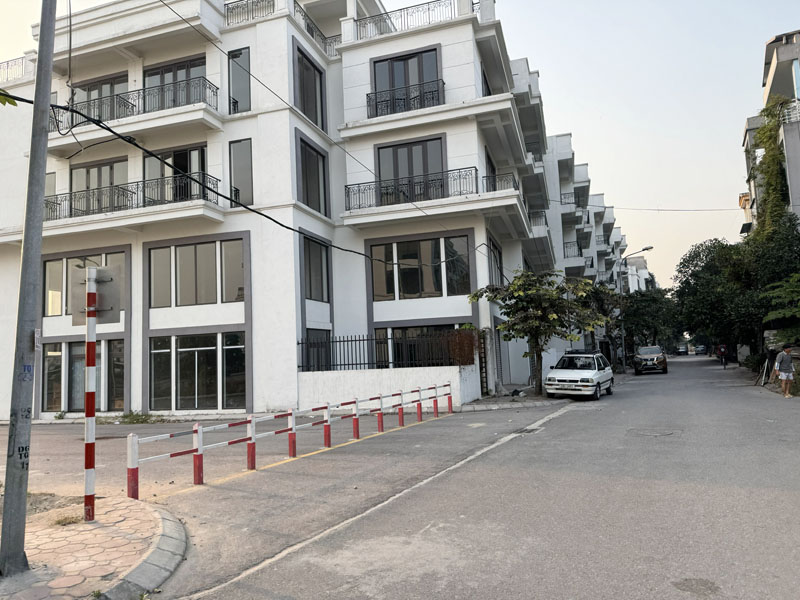 Chính chủ bán Shophouse Metropolitan - DT: 67,5m2, hai mặt đường, vị trí trung tâm huyện Gia Lâm - Ảnh 1