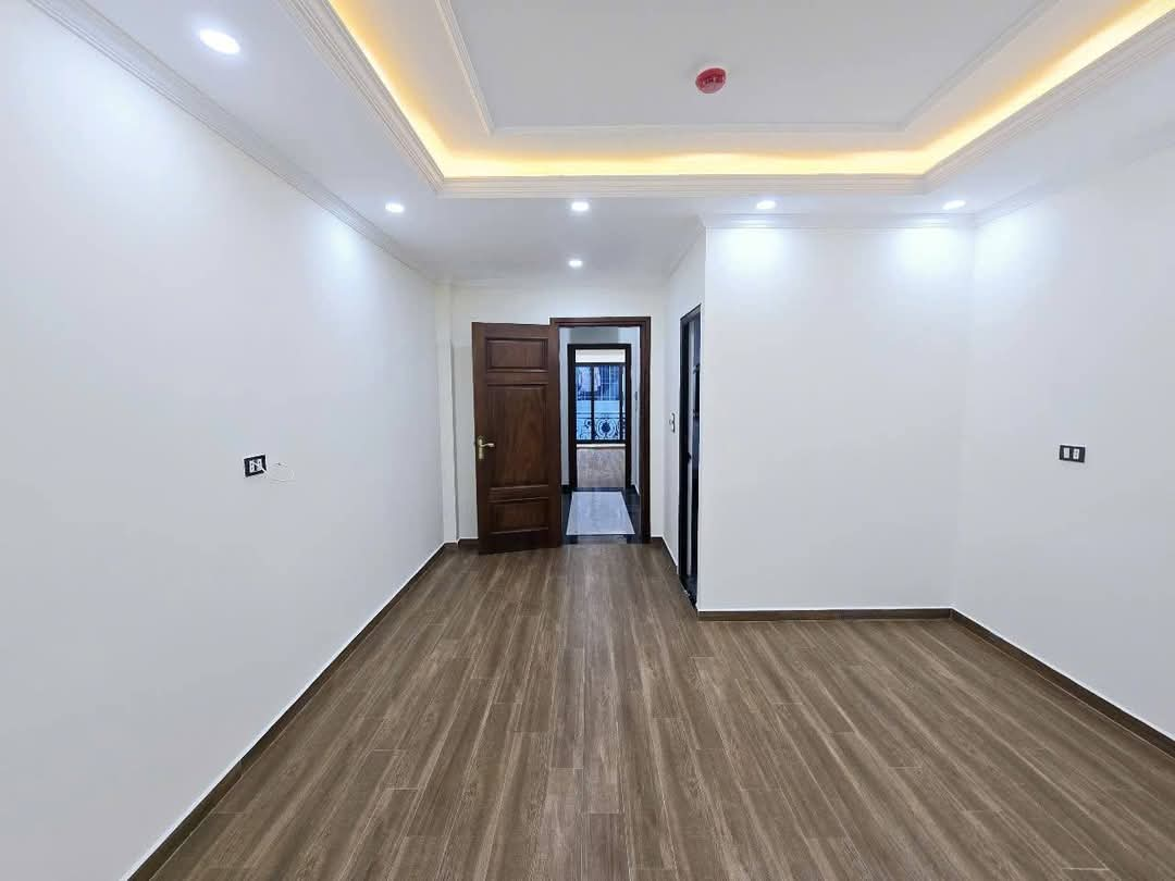 MẶT PHỐ MAI ANH TUẤN ĐỐNG ĐA, VỊ TRÍ ĐẸP VIEW HỒ KINH DOANH, DT 51M2 X7 TẦNG GIÁ CHÀO 30 TỶ - Ảnh 2