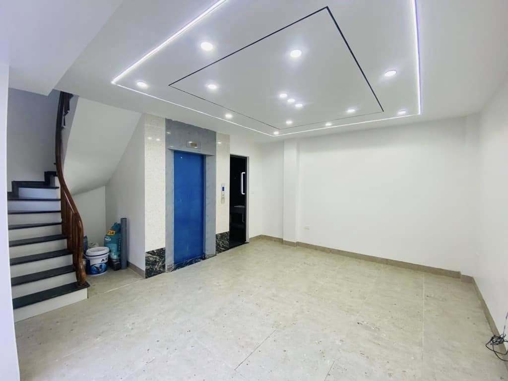 Bán nhà Phúc Lợi 30m 6tầng Mặt Tiền 6m Giá 6,7tỷ - Ảnh 1