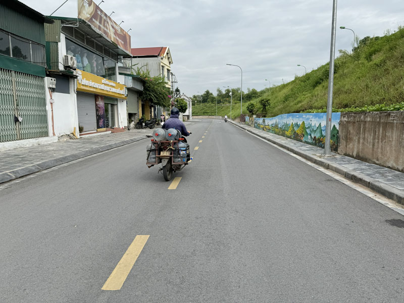 Cần bán 214,7m2 đất mặt đường đê Vàng, Phúc Lợi. Vị trí đẹp làm văn phòng công ty. - Ảnh 3