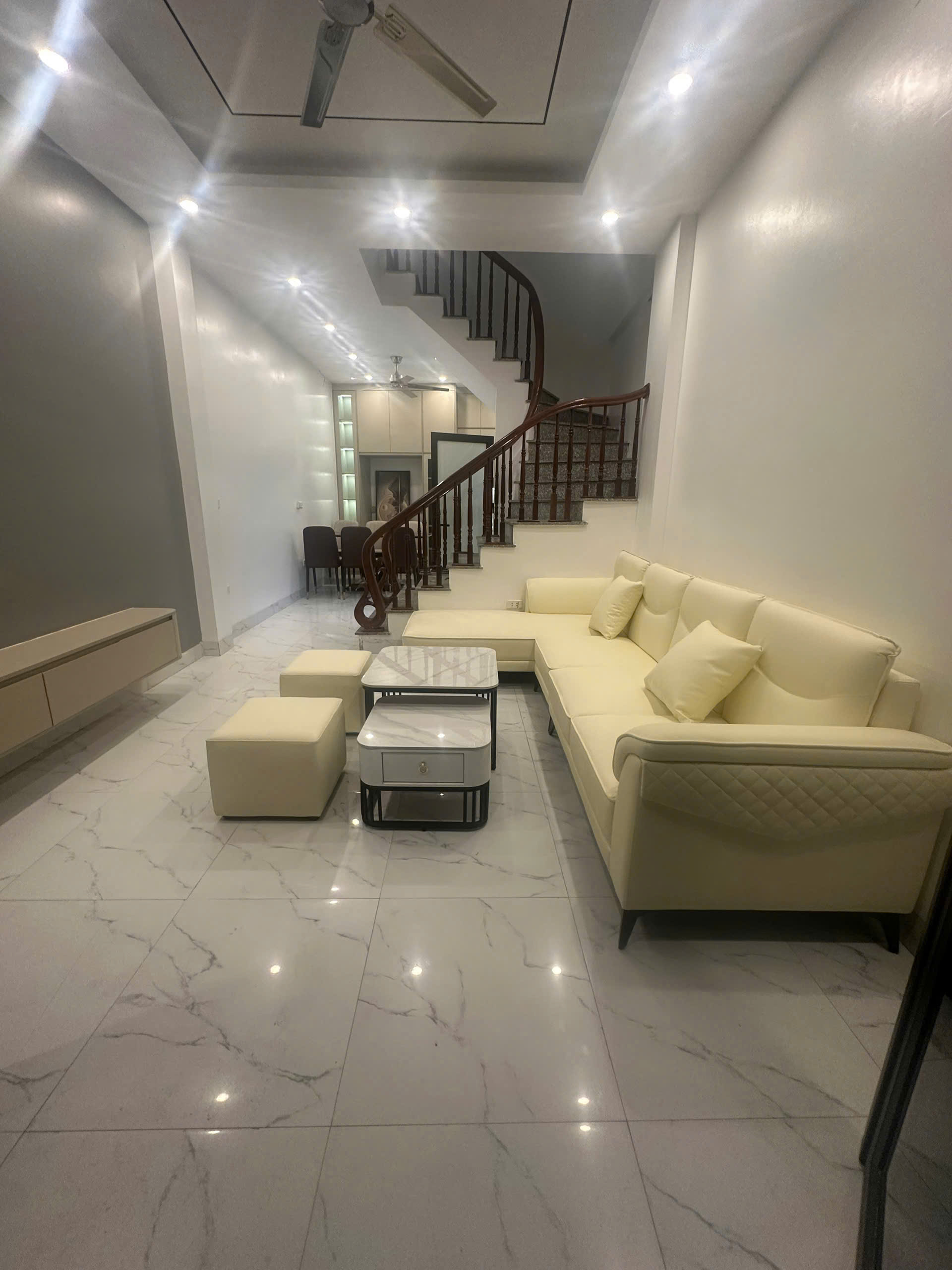 NHÀ ĐẸP DƯƠNG NÔI HĐ Ở LUÔN ĐÓN TẾT, TẶNG NỘI THẤT VỊ TRÍ ĐẸP, CẢ KHU KHÔNG CÓ CĂN THỨ 2 - 42M - - Ảnh 2