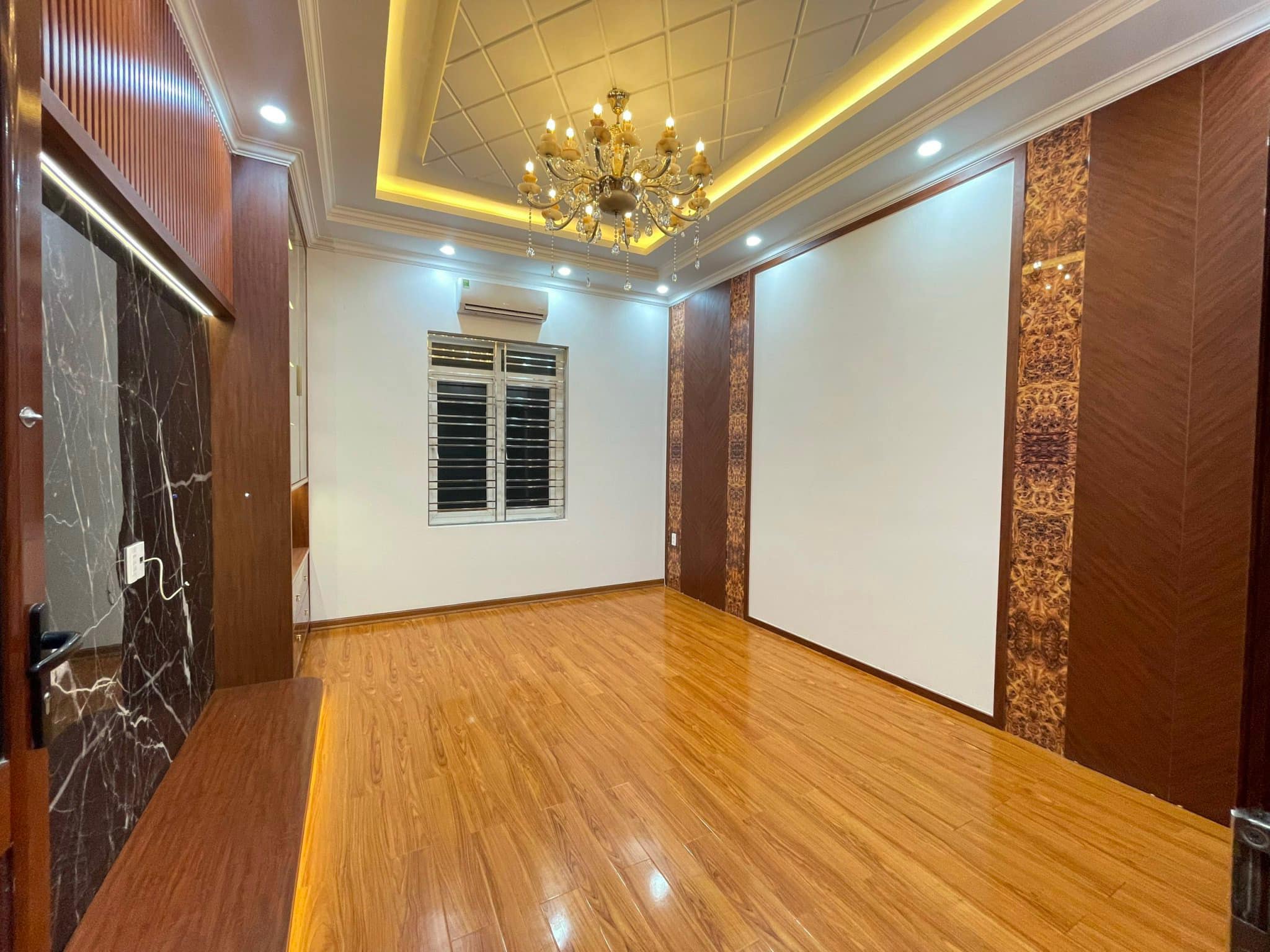 Bán nhà Hoàng Như Tiếp, Bồ Đề, Long Biên, thang máy, full nội thất cao cấp. 60m2*6T, 11.75 tỷ - Ảnh chính