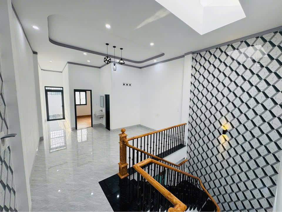 Bán nhà ngay KDC Bửu Long  diện tích 100m2 sổ riêng full thổ cư Giá 2ty hơn tẹo (thương lượng) mạnh - Ảnh 2