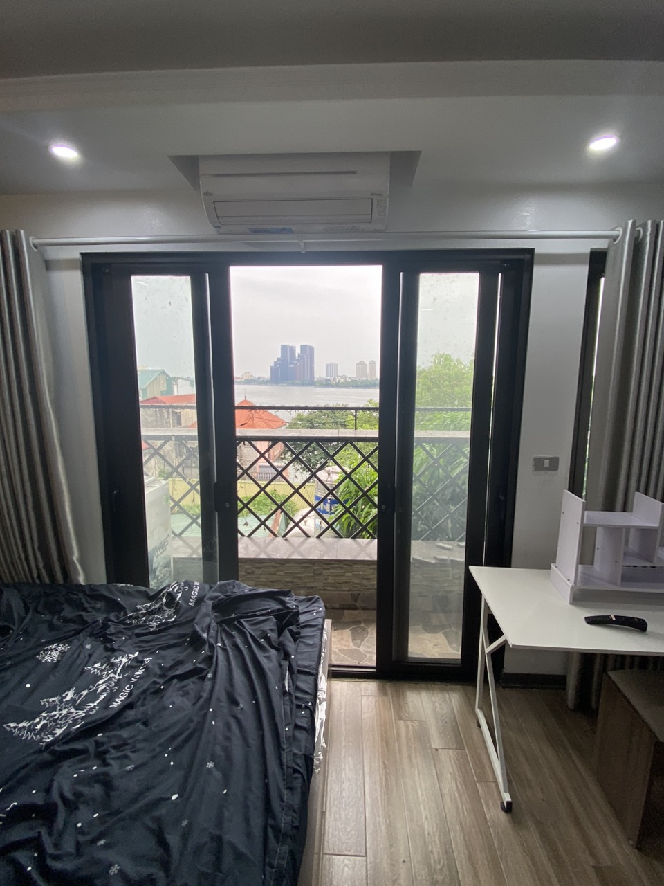 Cho thuê Căn hộ Apartment tại ngõ 193 Trích Sài, Bưởi, Tây Hồ. View hồ cực thoáng. Chỉ 7tr - Ảnh 1