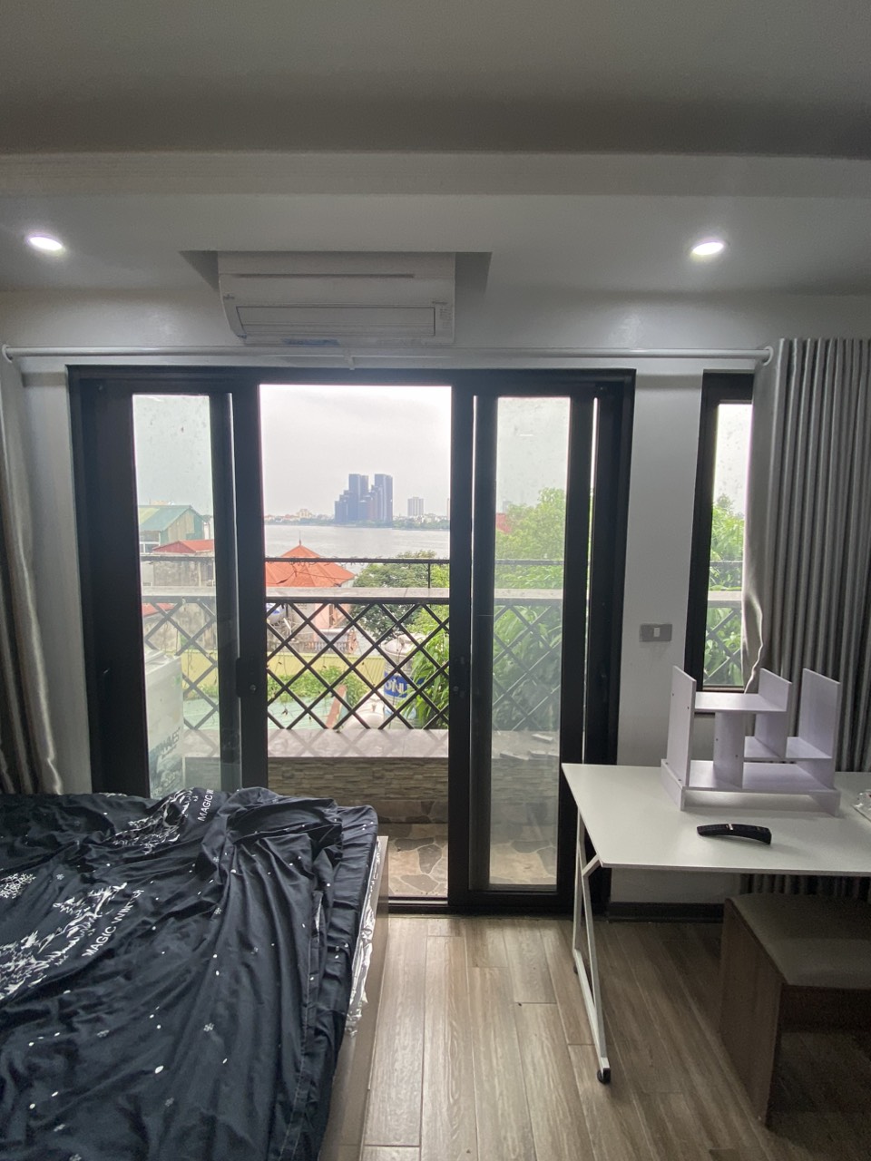 Cho thuê Căn hộ Apartment tại ngõ 193 Trích Sài, Bưởi, Tây Hồ. View hồ cực thoáng. Chỉ 7tr - Ảnh chính