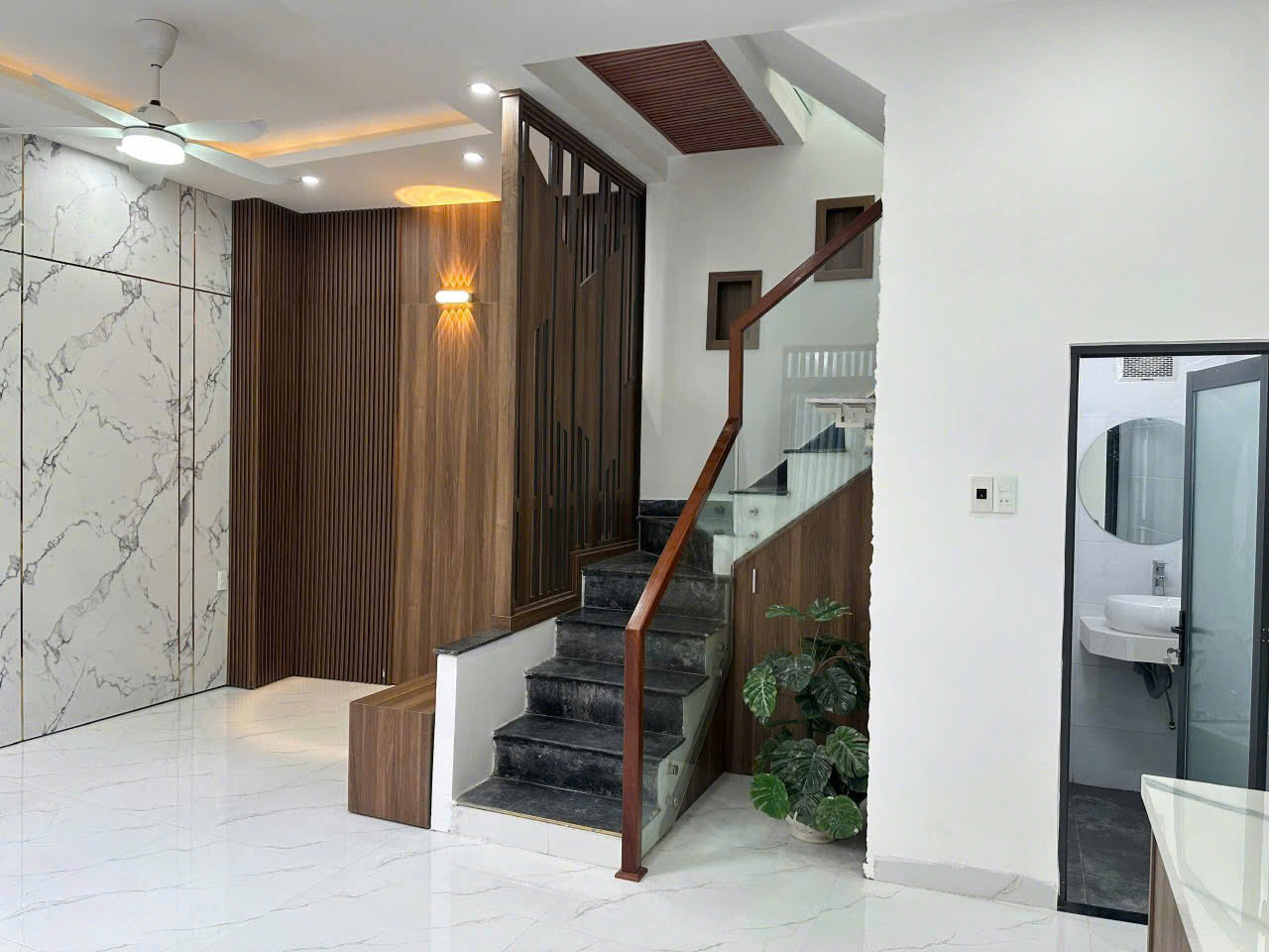 # Nhà Kiệt 2.5m Hoàng Diệu K338, 31m2, 2 tầng sạch đẹp, 2PN 2WC, ở ngay, nhỉnh 2 tỷ - Ảnh chính