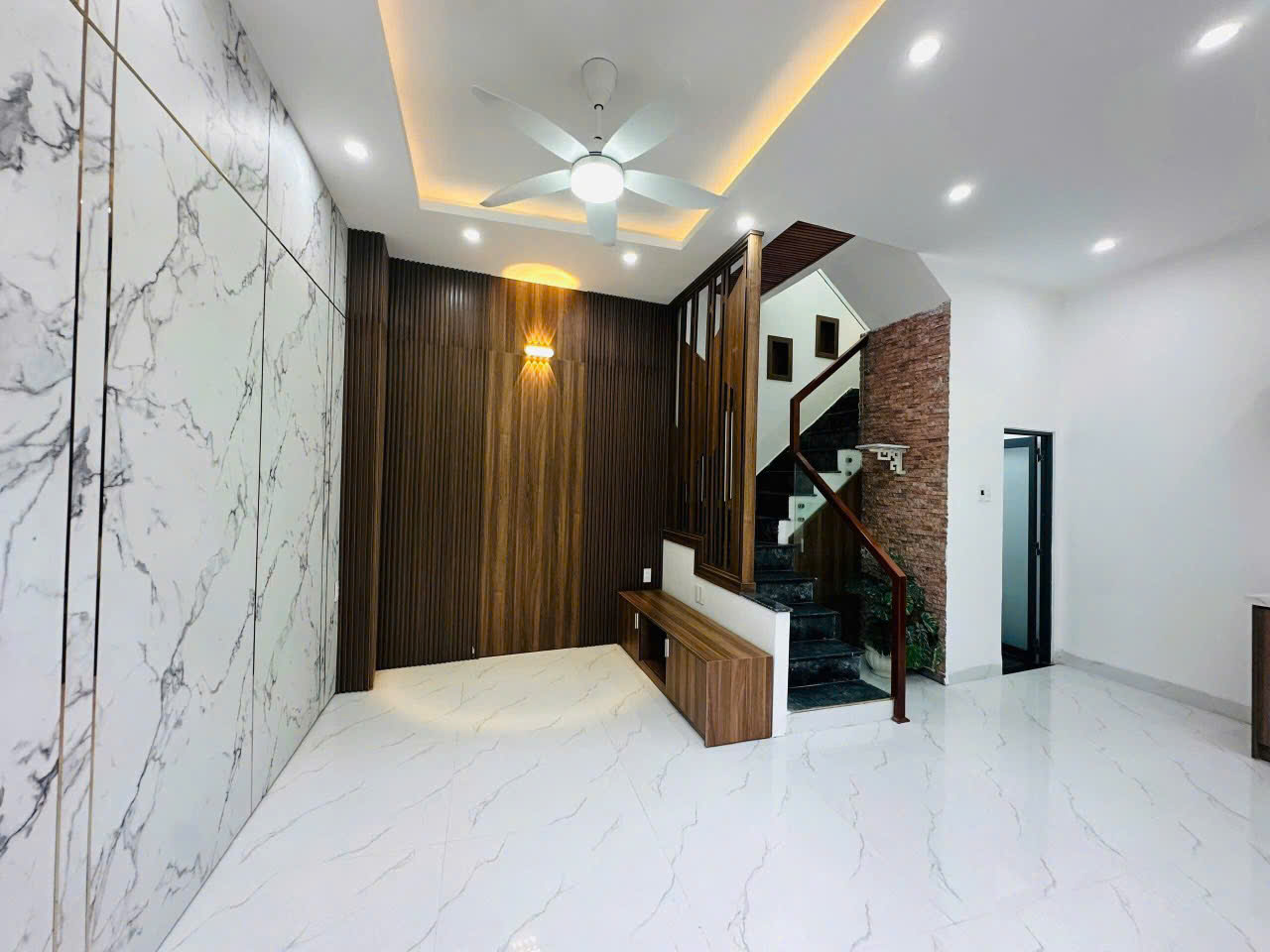 # Nhà Kiệt 2.5m Hoàng Diệu K338, 31m2, 2 tầng sạch đẹp, 2PN 2WC, ở ngay, nhỉnh 2 tỷ - Ảnh 1