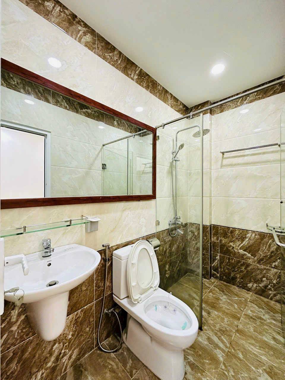 NHÀ BÁN  4PN, 5WC THỐNG NHẤT - P.11 - XEM NGÀY NGAY GỌI E 03332 9 5552  THÚY - Ảnh chính