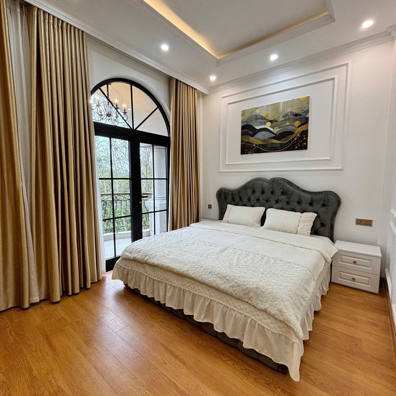 MỞ BÁN VILLA 3 TẦNG, 3 MÊ, PHONG CÁCH TÂN CỔ ĐIỂN TUYỆT ĐẸP MANG TÊN "Tùng Hoa Viên" FULL NỘI THẤT - Ảnh 4