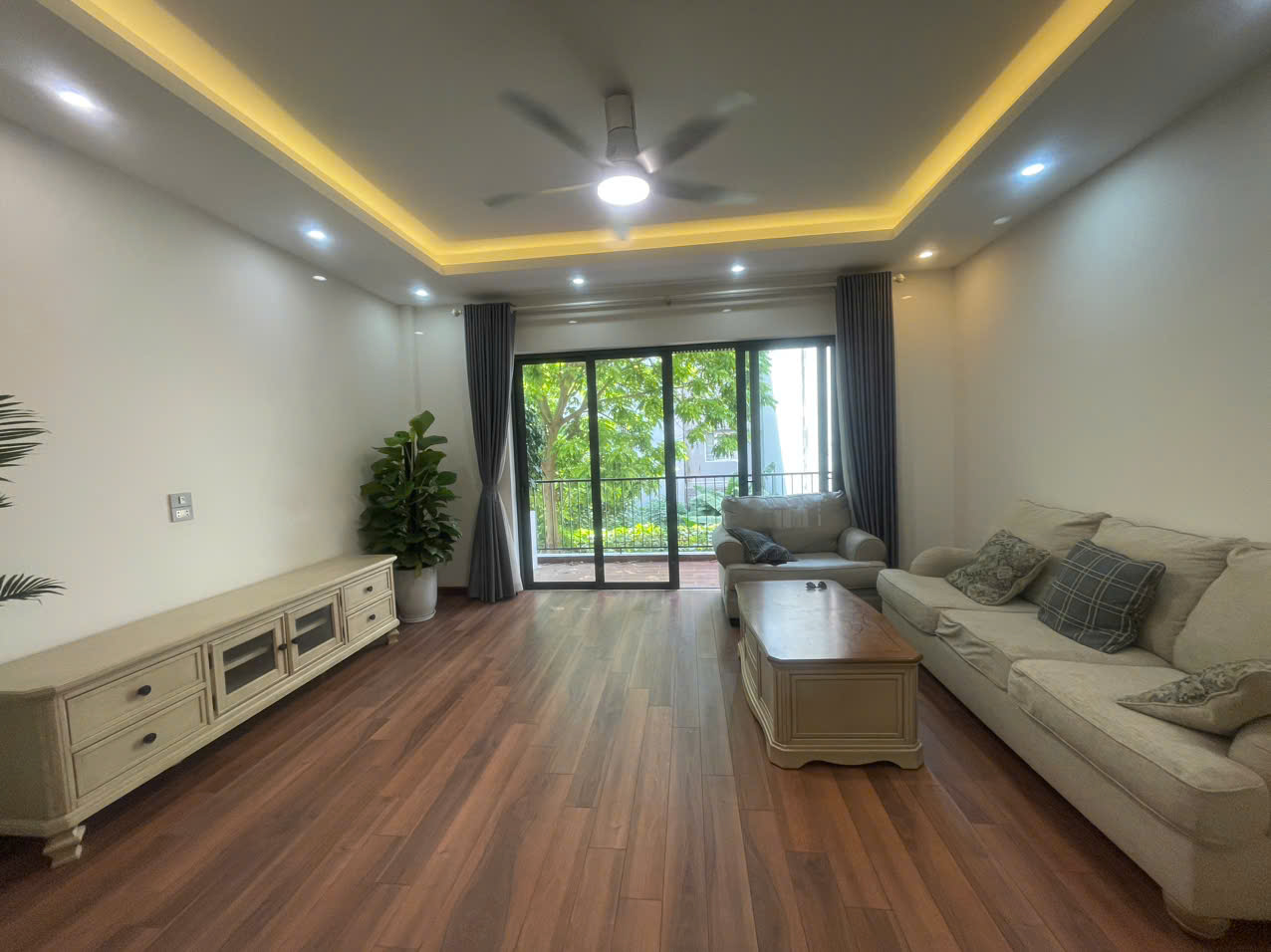 Bán nhà 5 tầng thang máy Ngọc Thụy, 80m2, Gara 2 ô tô, ở ngay, giá hấp dẫn - Ảnh 2