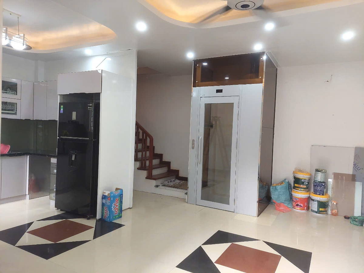 Ô CHỢ DỪA, ĐỐNG ĐA. 46M2 6 TẦNG MT 7M GIÁ 10 TỶ- TRUNG TÂM QUẬN- NHÀ ĐẸP-GẦN PHỐ-DÂN TRÍ. - Ảnh chính