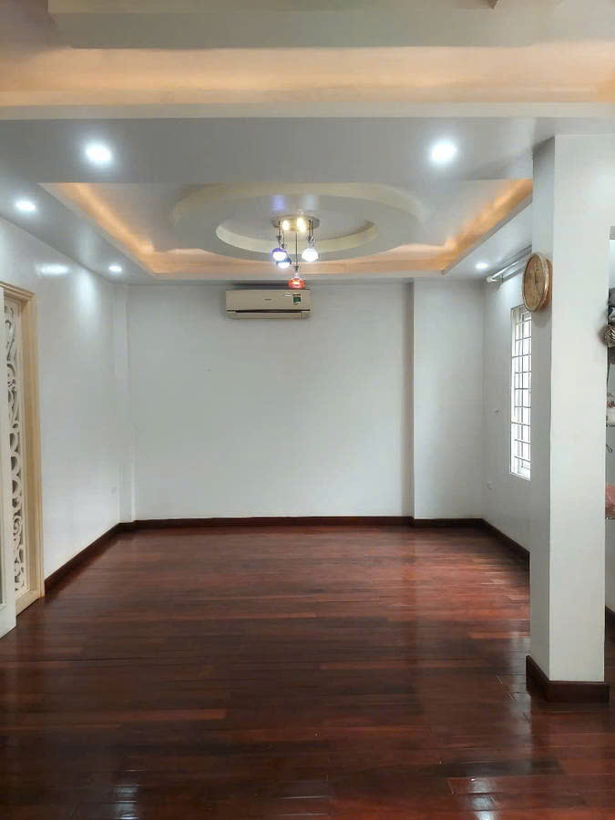 Ô CHỢ DỪA, ĐỐNG ĐA. 46M2 6 TẦNG MT 7M GIÁ 10 TỶ- TRUNG TÂM QUẬN- NHÀ ĐẸP-GẦN PHỐ-DÂN TRÍ. - Ảnh 1