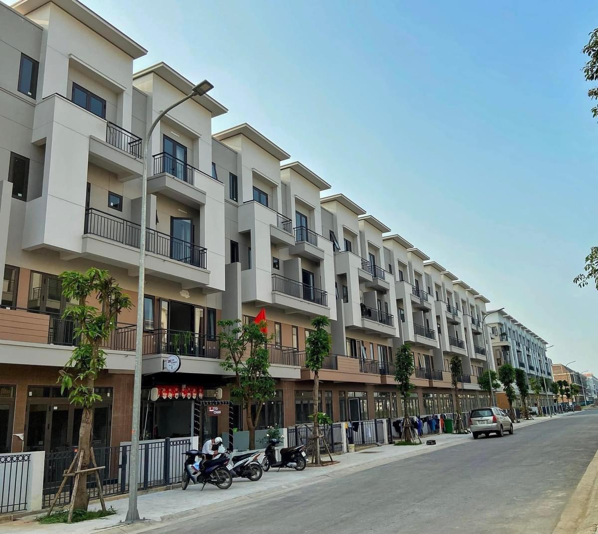 Bán nhanh căn shophouse 4 tầng giá rẻ ngang căn cung cư - Ảnh 1