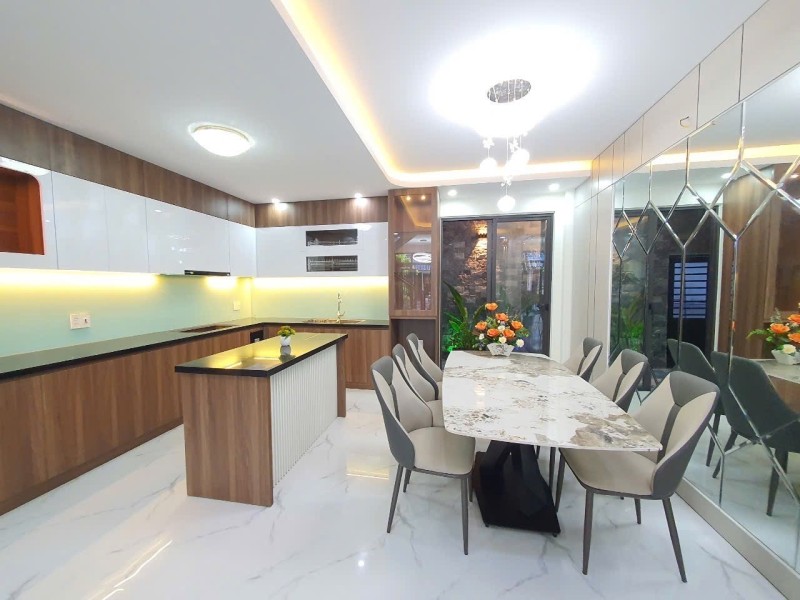 Nhà phố đẹp 3 tầng x 75m2, full nội thất, đường 5m5 cạnh biển Nguyễn Tất Thành, Hòa Minh - Chỉ - Ảnh 2