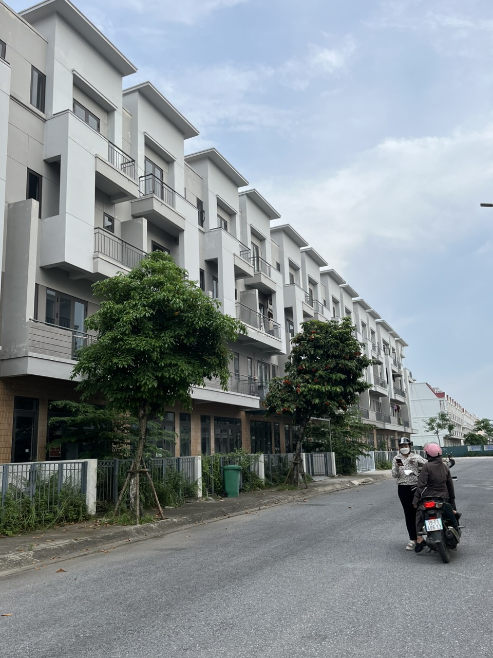 Bán siêu phẩm shophouse 4 tầng giá chỉ 4,x tỷ - Ảnh chính