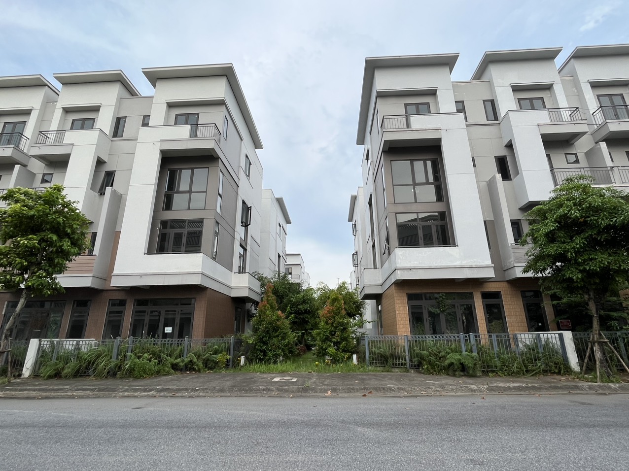 Bán siêu phẩm shophouse 4 tầng giá chỉ 4,x tỷ - Ảnh 2