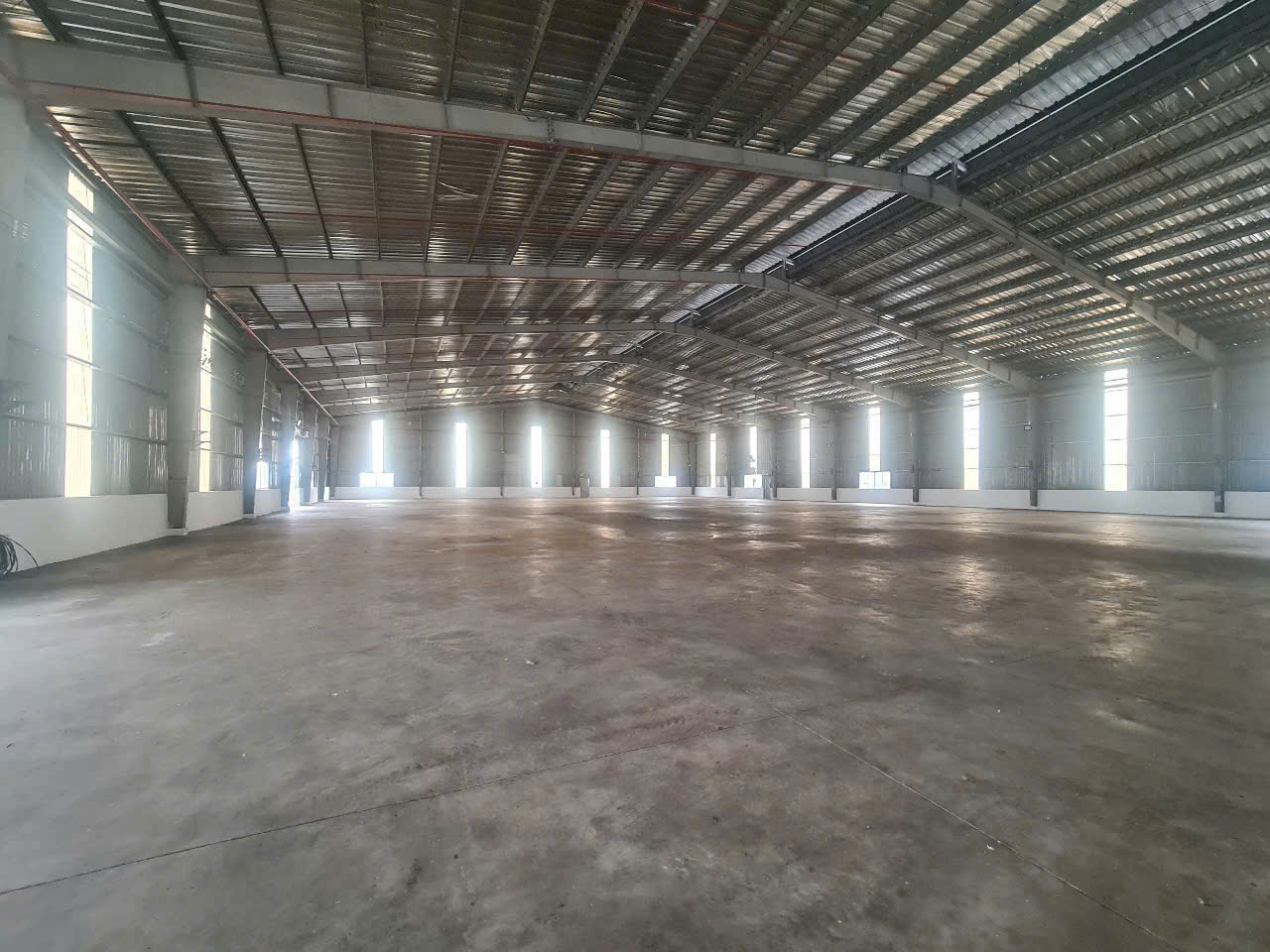 Cho Thuê Nhà Xưởng trong KCN Long An Tổng DT Đất: 10.000m2 • DT 2 Xưởng: 6700m2 - Ảnh chính