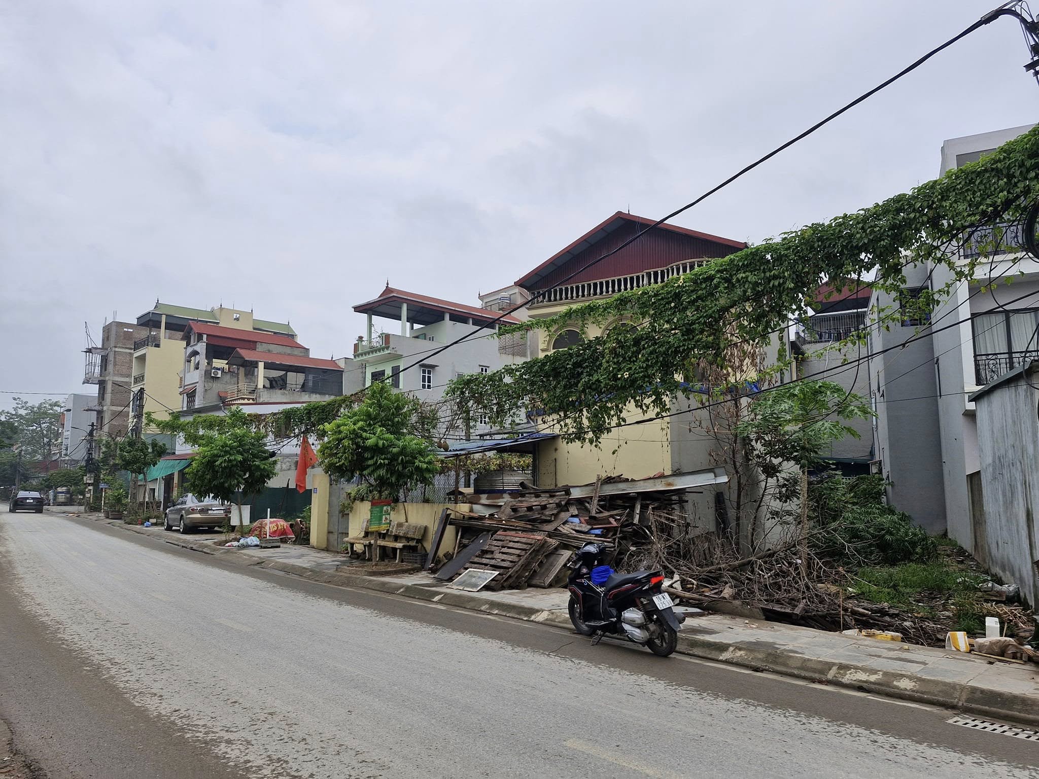 Bán Nhà C4 Phố Lĩnh Nam - Hoàng Mai 108m2, khu phân lô ô tô tránh, Khách mua về đầu tư xây 5-6 tầng - Ảnh chính