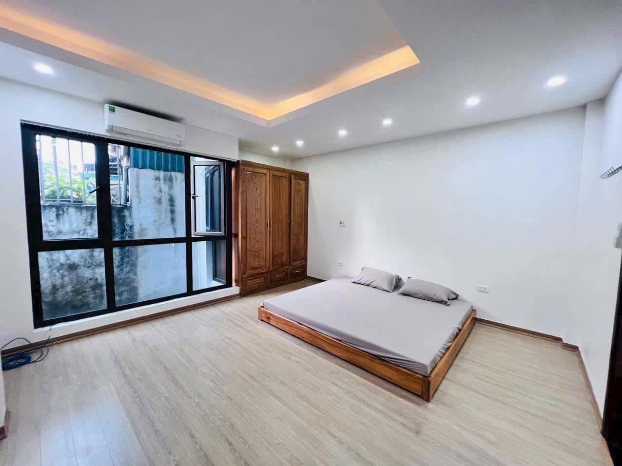 Bán Nhà Đường Cầu Giấy 37m2 x 4 tầng, mặt ngõ rộng ô tô đỗ cửa vào nhà, 4 phòng ngủ đầy đủ công - Ảnh 3