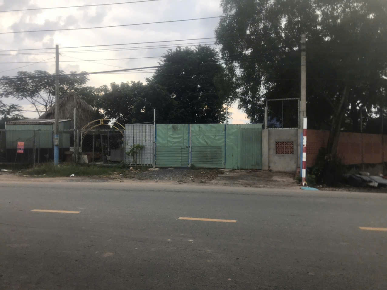 Đất nền có vị trí thuận lợi, diện tích 400 - 800m², giá 21,5 triệu VND (2 sổ liền kề), có thương - Ảnh 1