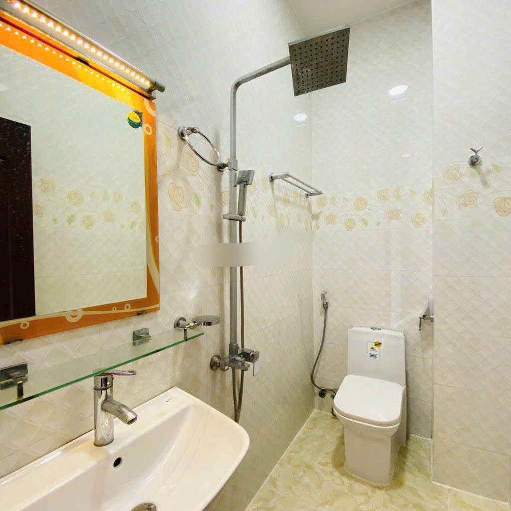 nhà cần bán,1 trệt,1 lầu,2 phòng ngủ,2 toilet,hẻm xe hơi,sổ hồng riêng. - Ảnh 4