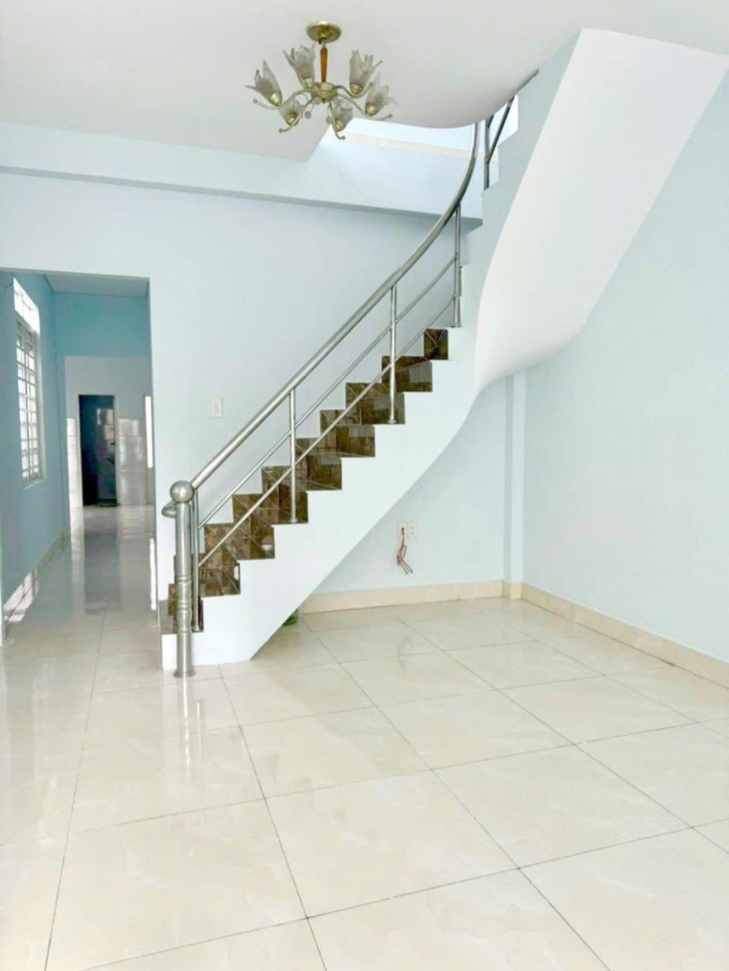 Bán nhà mặt phố Linh Xuân, Thủ Đức, 90m², 4.4 tỷ, sổ hồng - Ảnh 2