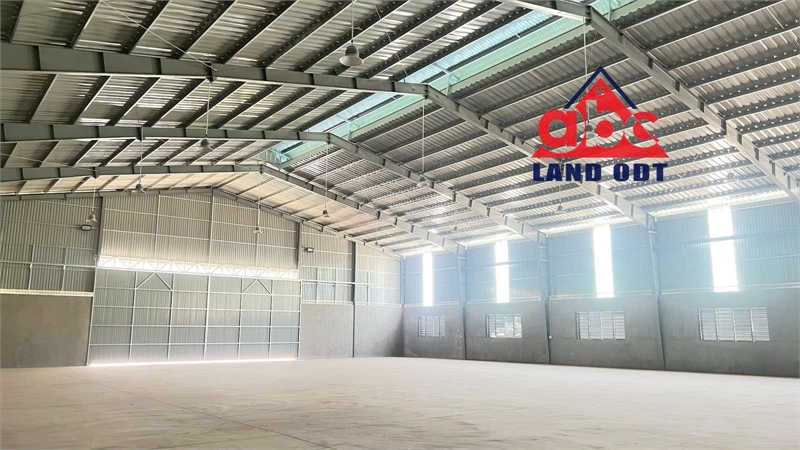 XT142 nhà xưởng với khuôn viên 10,000m2 xưởng xây dựng kiên cố. nguồn điện lớn - Ảnh 3