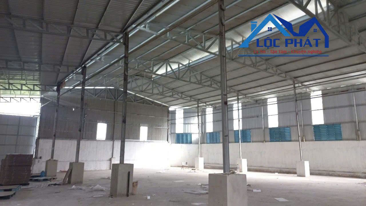 Cho thuê kho xưởng 2200m2, nhà ở công nhân, điện 250KVA, vị trí thuận lợi, giá rẻ - Ảnh chính