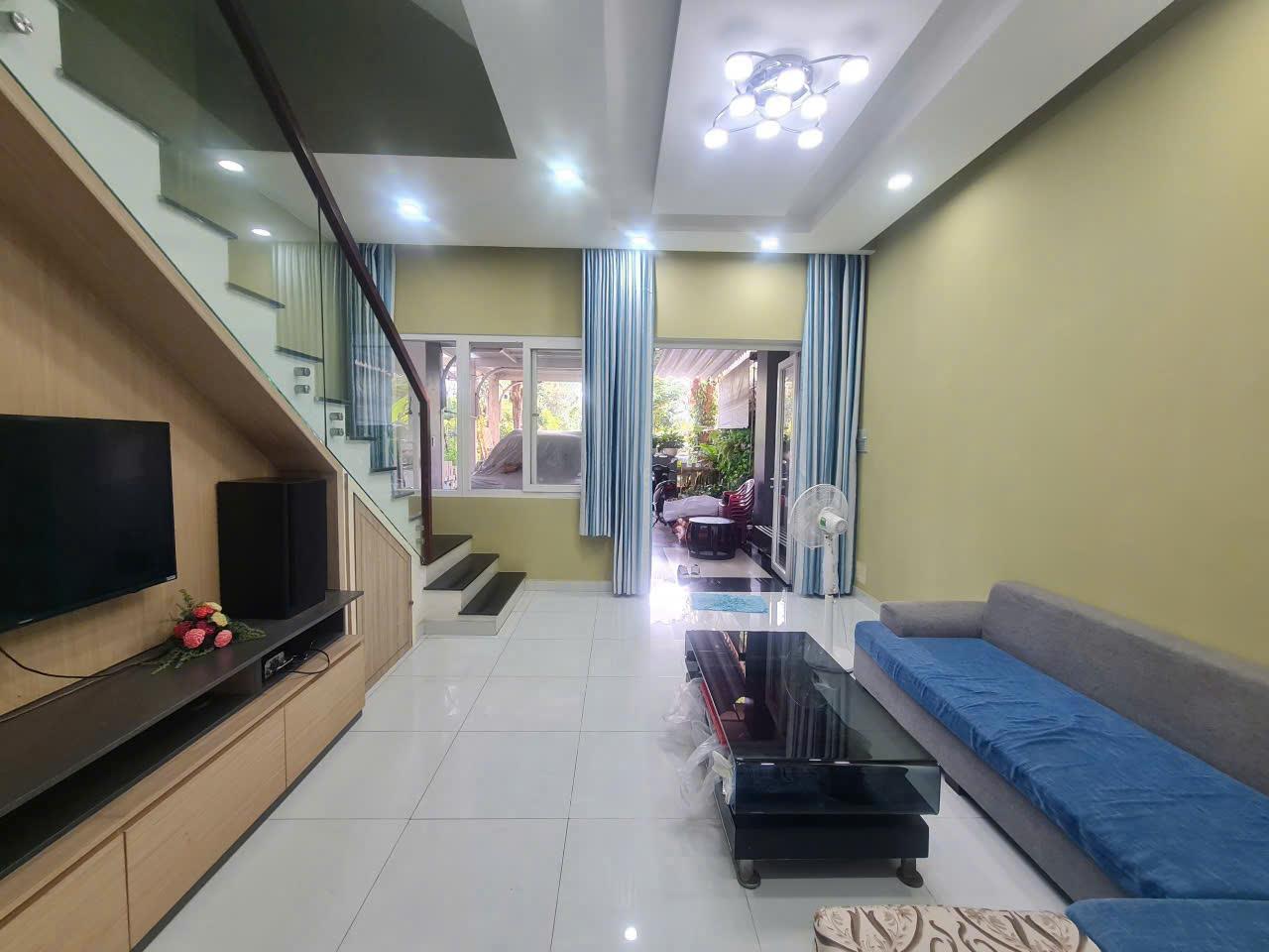 Cho thuê nhà nguyên căn, khu Khang Điền, Q.9, 1 trệt 2 lầu, DTSD 200m2, 4PN, giá thuê 16tr/tháng - Ảnh chính