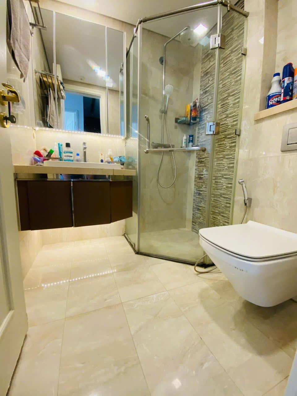 CHÍNH CHỦ Cho Thuê Căn Góc 2PN,1WC View Đẹp Tại VINHOMES GOLDEN RIVER - Ảnh 2