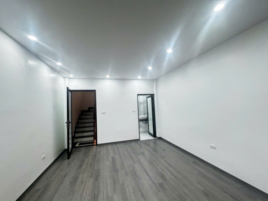 CHỈ 9.X TỶ NHÀ MỚI ÁI MỘ 35M, 5T, MT4M, NỞ HẬU, CÁCH 1 NHÀ RA PHỐ, Ô TÔ VÀO, KINH DOANH. - Ảnh 1