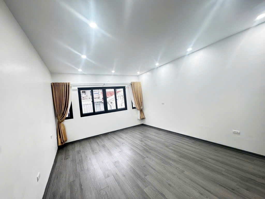 CHỈ 9.X TỶ NHÀ MỚI ÁI MỘ 35M, 5T, MT4M, NỞ HẬU, CÁCH 1 NHÀ RA PHỐ, Ô TÔ VÀO, KINH DOANH. - Ảnh 2