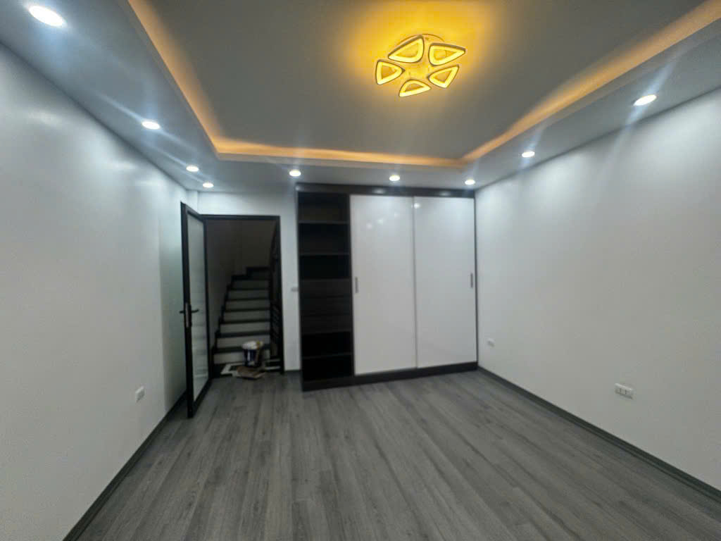 CHỈ 9.X TỶ NHÀ MỚI ÁI MỘ 35M, 5T, MT4M, NỞ HẬU, CÁCH 1 NHÀ RA PHỐ, Ô TÔ VÀO, KINH DOANH. - Ảnh chính
