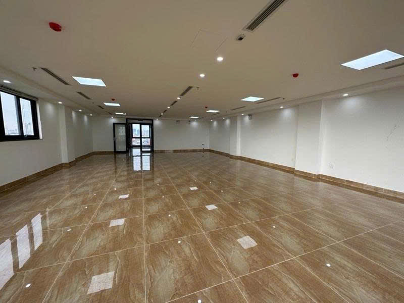 Bán gấp nhà mặt phố Bích Câu 160m2 9 tầng có hầm 3 thoáng cho thuê 200tr VIP Đống Đa - Ảnh chính