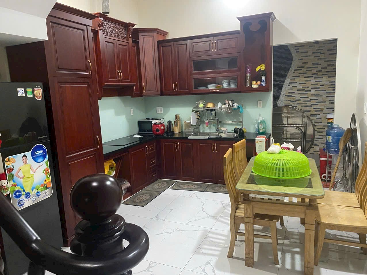 Bán gấp nhà 1 trệt 1 lầu 60M2 gần chợ Hưng Long, SR giá 1,6 tỷ (bớt lộc) - Ảnh 1