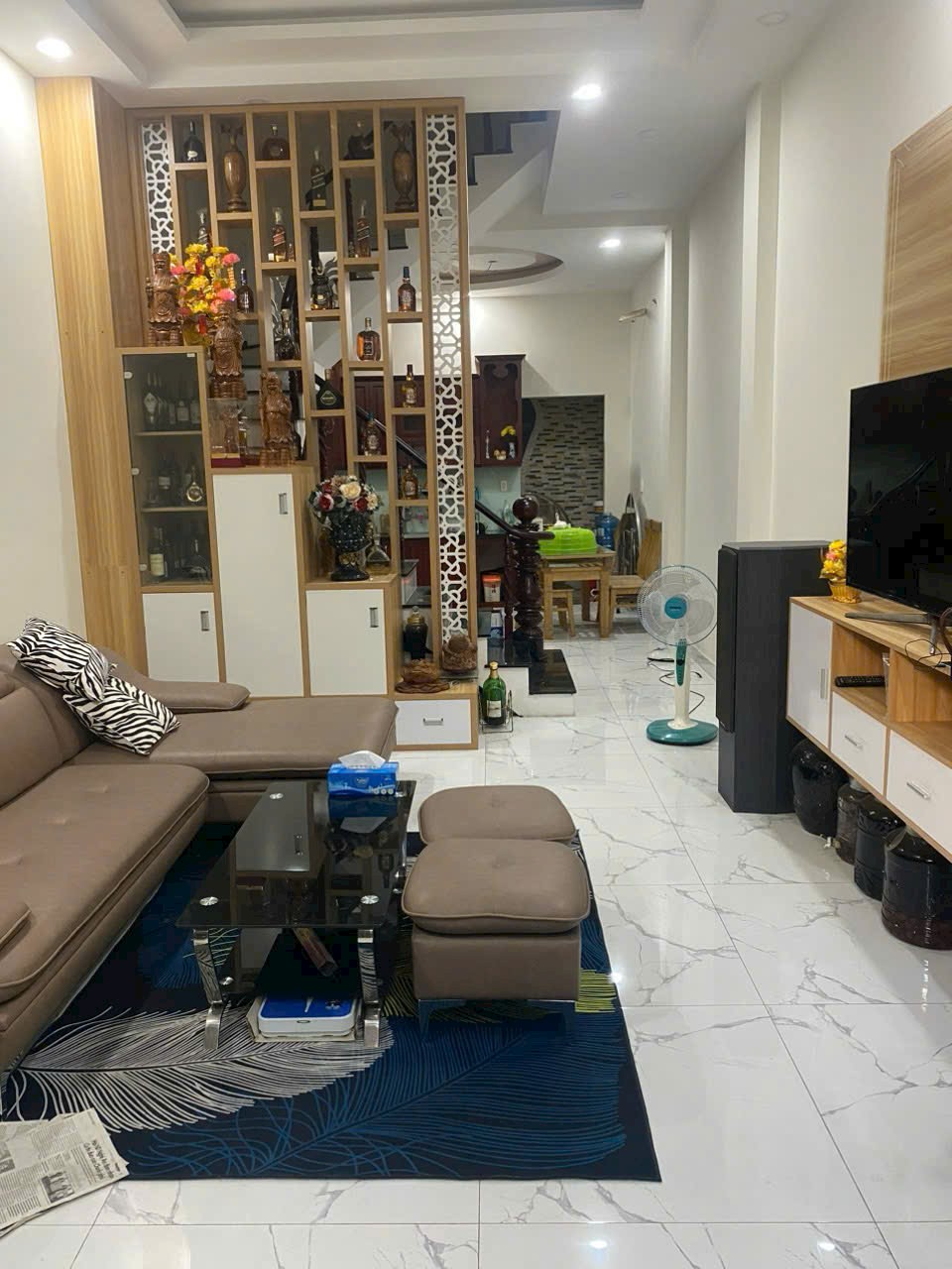Bán gấp nhà 1 trệt 1 lầu 60M2 gần chợ Hưng Long, SR giá 1,6 tỷ (bớt lộc) - Ảnh chính