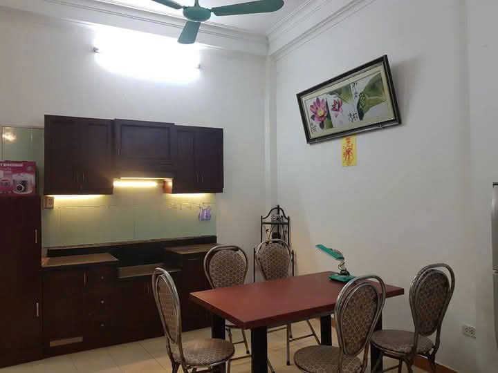 Cho thuê nhà riêng 50m x  3 tầng - Văn Chương - Đống Đa giá 10 triệu, ở ngay - Ảnh 2