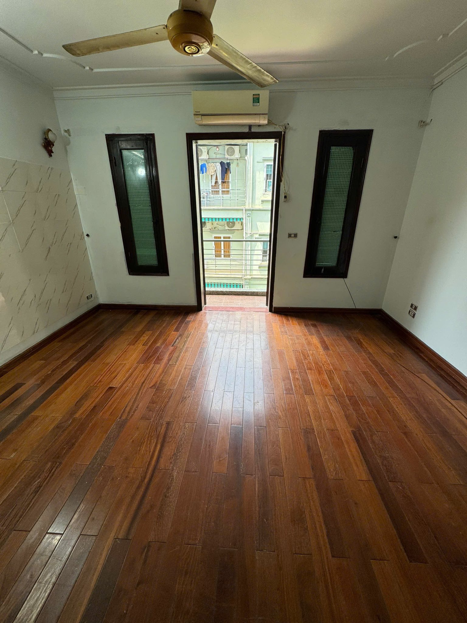 Cho thuê nhà riêng Mạc Thái Tổ, Cầu Giấy 65m x 6T, MT 5m giá 33 triệu, ô tô, kinh doanh - Ảnh 1