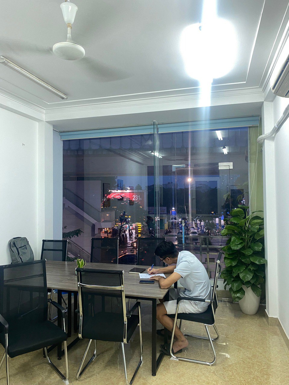 Cho thuê nhà 5,5 tầng - Đường Nguyễn Trãi, Thanh Xuân - 35 triệu - kinh doanh sầm uất - Ảnh 1