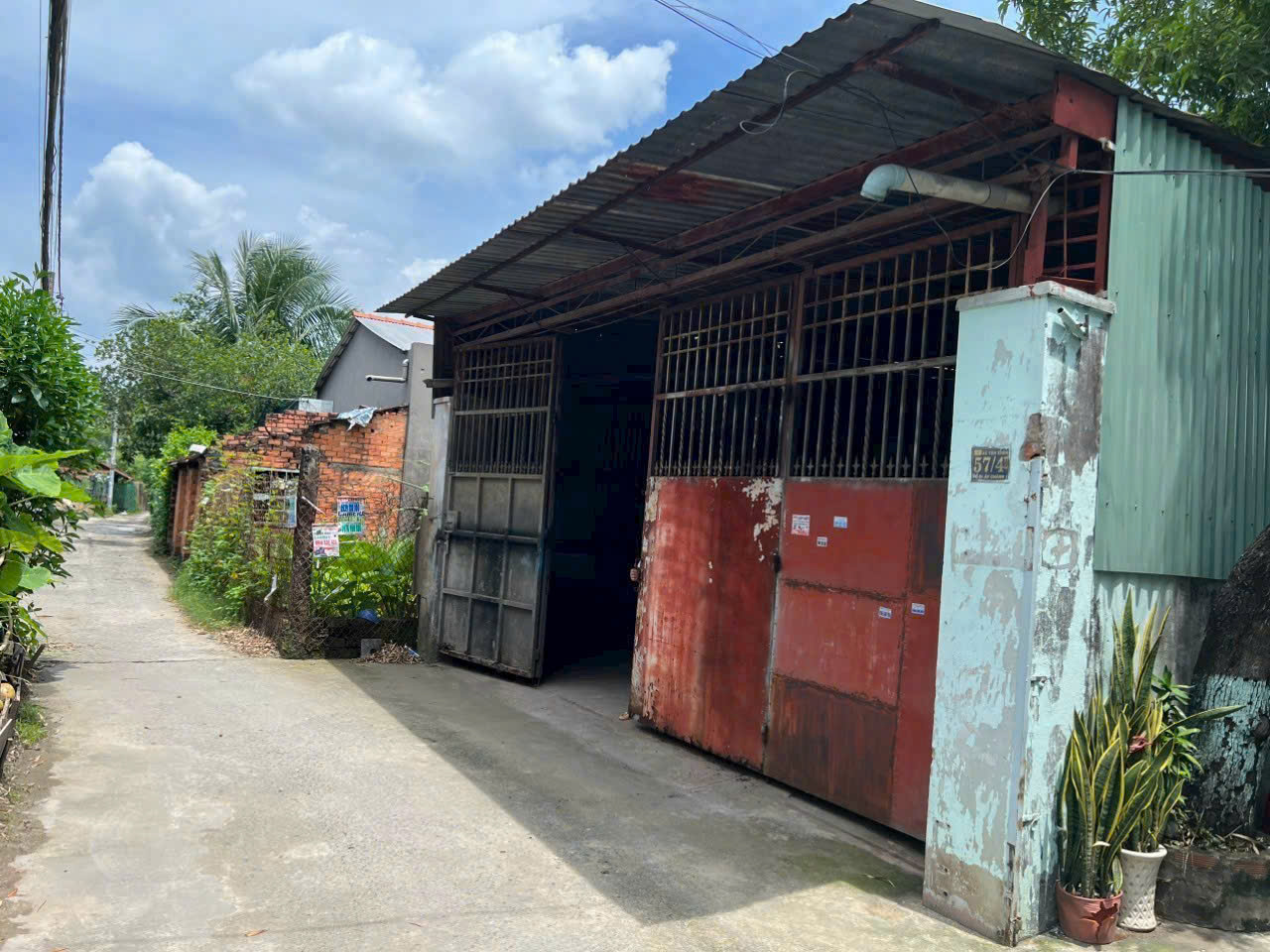 Nhà kho hơn 300m2 - Giá : 6.5 Tỷ (~20triệu/m2) 1/ Đường xe hơi Tân Xuân 1, Hóc Môn - Ảnh chính