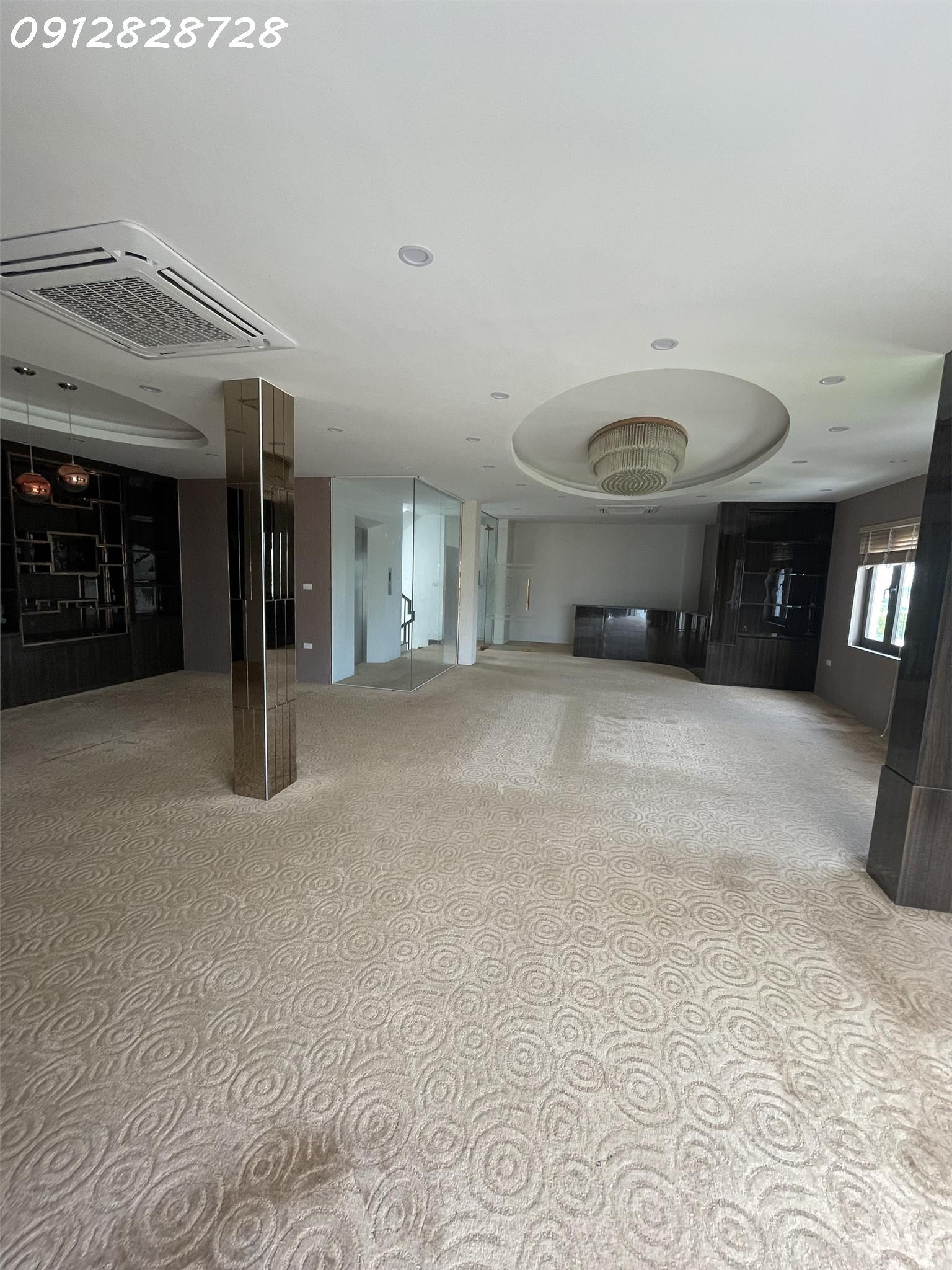 Cho thuê biệt thự ngõ 214 Nguyễn Xiển ,120m x 5 tầng 1 tum thông sàn , thang máy riêng phù hợp kinh - Ảnh 1