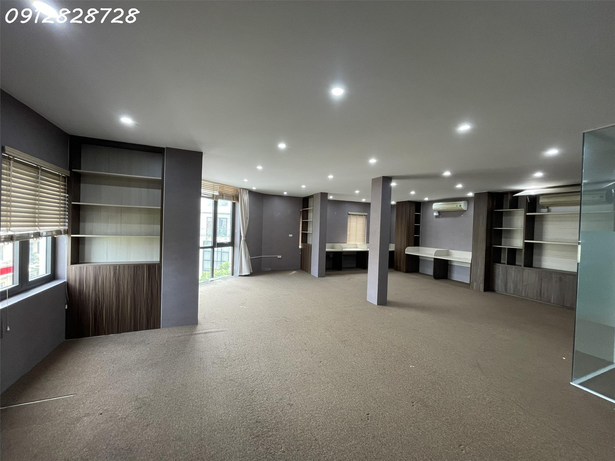 Cho thuê biệt thự ngõ 214 Nguyễn Xiển ,120m x 5 tầng 1 tum thông sàn , thang máy riêng phù hợp kinh - Ảnh 2