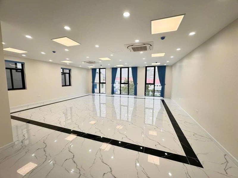 CHO THUÊ NHÀ LÀM VĂN PHÒNG – TÒA NHÀ MỚI XÂY, VỊ TRÍ ĐẮC ĐỊA TẠI TÂY HỒ - Ảnh 3