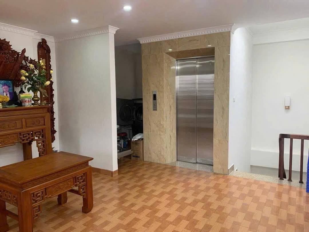 Bán Nhà Lạc Long Quân. Cầu Giấy. 7 Tầng Thang Máy. Ô Tô. DT 50m2. MT 4,2m. 5 Tầng. Giá 21,4 Tỷ. - Ảnh 3