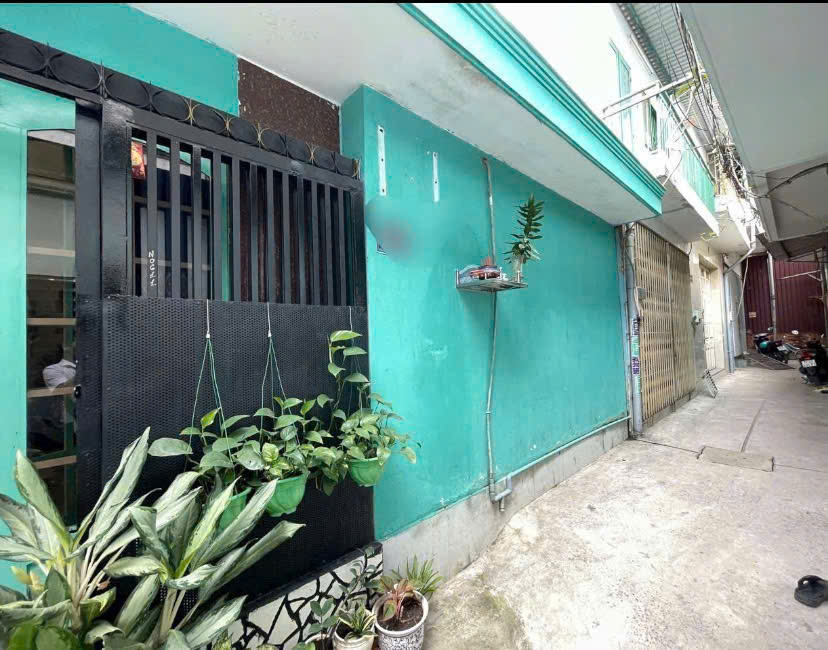 BÁN NHÀ CẤP 4 TẠI XÃ PHẠM VĂN HAI, H.BÌNH CHÁNH (DT 8 x 9) SHCC 2.5TỶ. LH:0983344582, 0985950139 - Ảnh chính