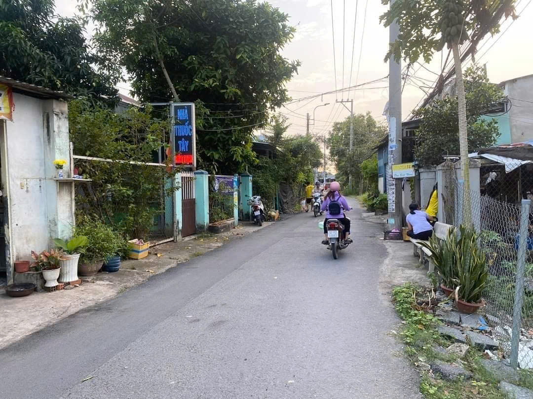 Bán Gấp Nhà 100m2 Đường Tân Hiệp 31, Có Sổ Hồng Riêng, giá 680 Triệu Đang Cho Thuê 5 Triệu - Ảnh 2