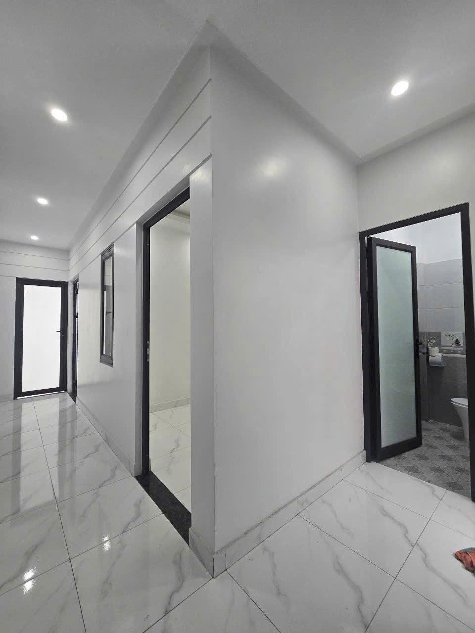 Nhà 3 tầng - Oto đỗ cửa - gần trục chính - trung tâm Đồng Hoà - Chỉ hơn 2 tỷ - Ảnh 4