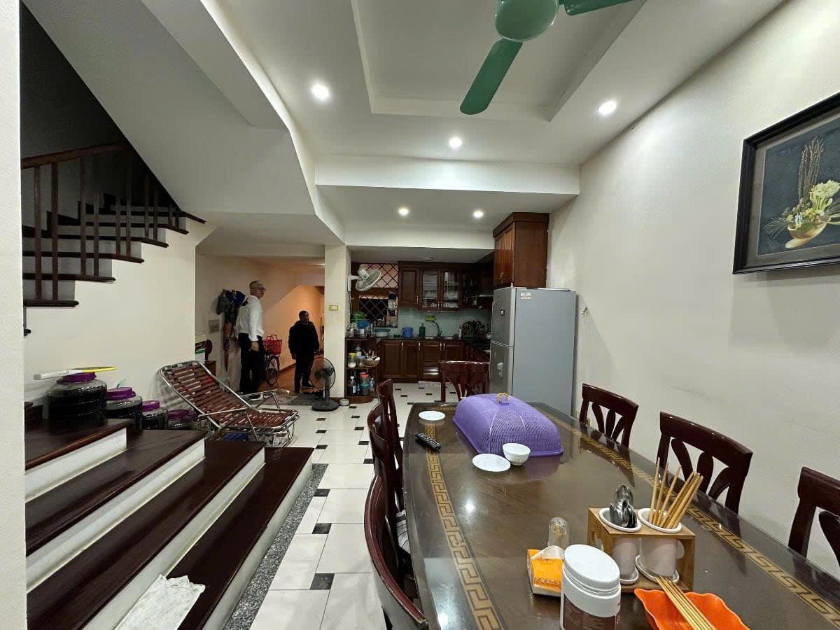 SIÊU PHẨM BIỆT THỰ VIP CHO GIỚI NHÀ GIÀU - 4 MẶT THOÁNG - VỈA HÈ ĐÁ BÓNG - AN NINH CỰC TỐT - THOÁNG - Ảnh 2